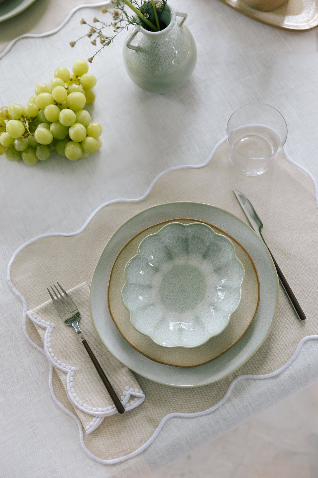 Le plus grand choix de vaisselle artisanale et céramique portugaise est sur Amphitria !