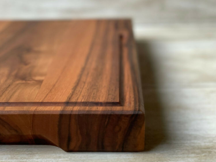 Billot en bois : l’élégance durable du billot made in France en damier