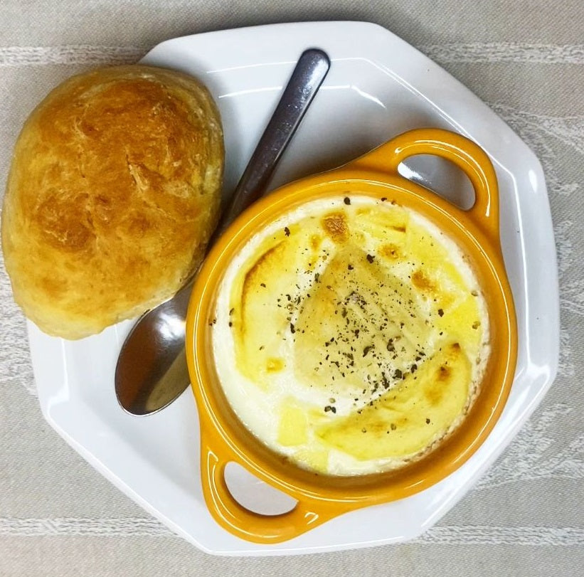 Oeuf cocotte au crottin de chèvre et pommes