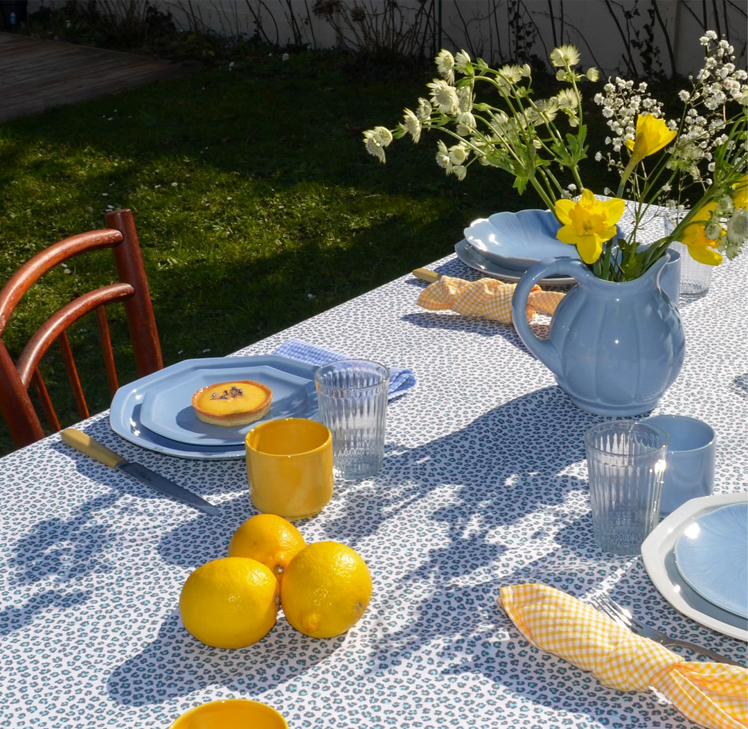 Tablecloth with blue Graou pattern