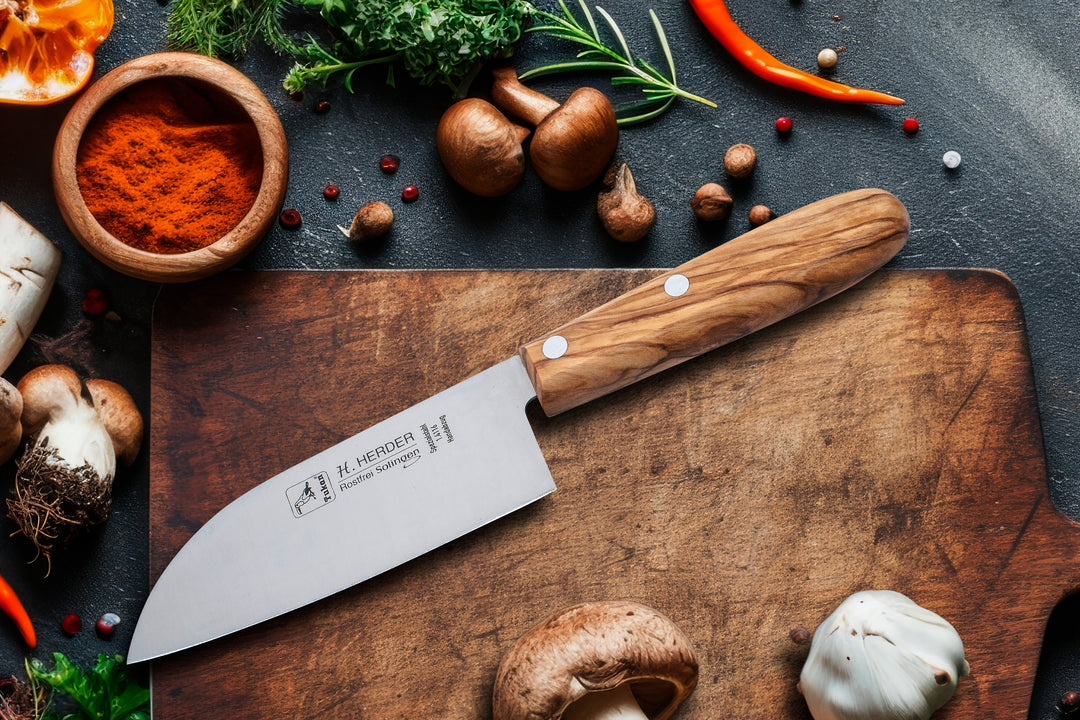 Mini couteau Santoku 13,5cm avec manche en bois d'olivier