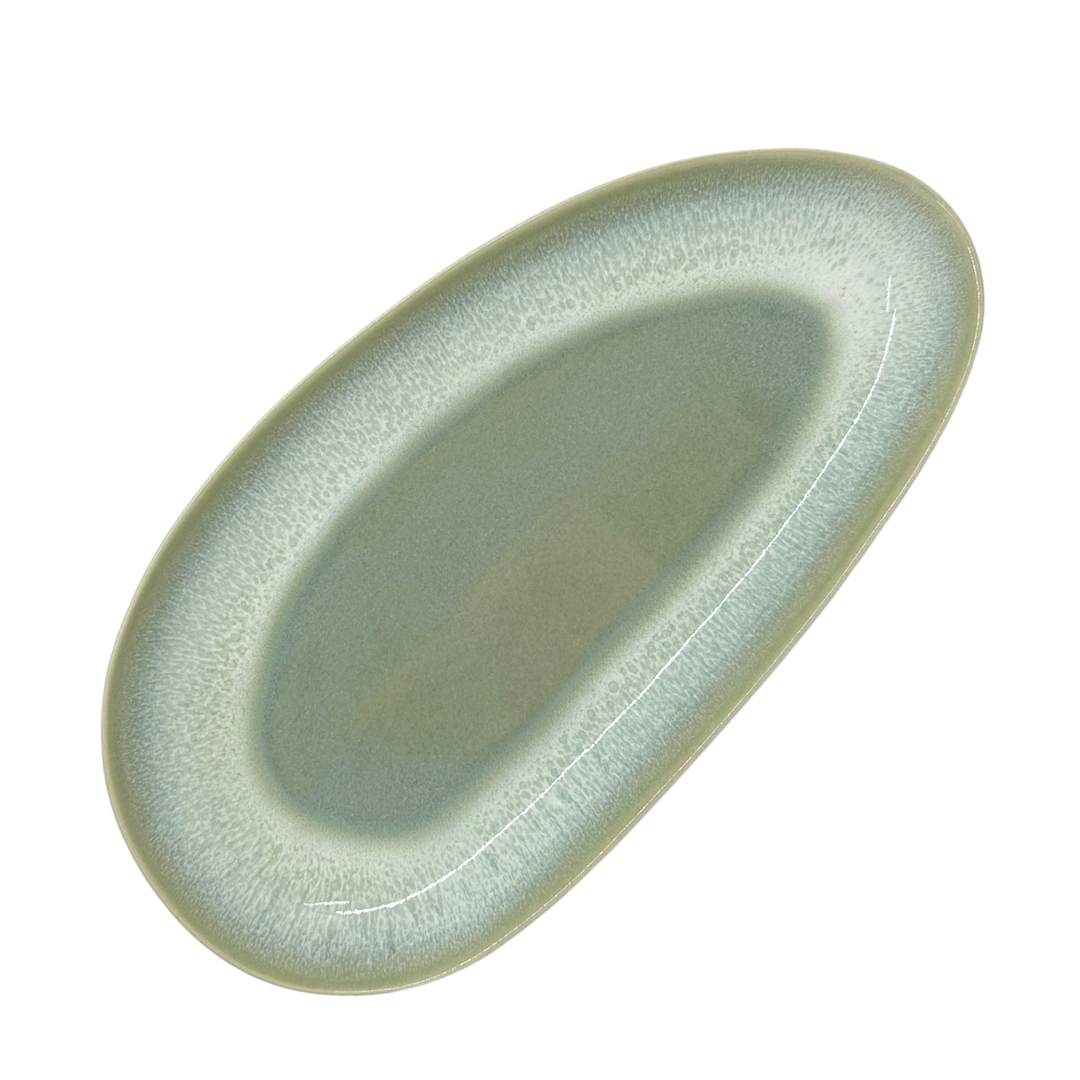 Plat de service oval vert en céramique portugaise - 24 cm