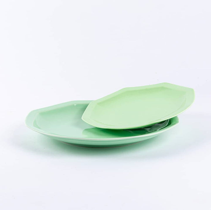 La grande assiette en porcelaine octogonale - Vert amande