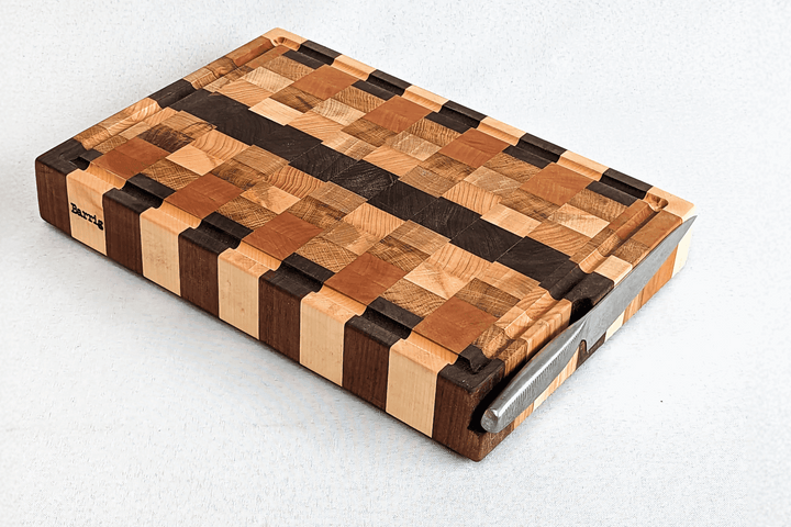 Billot de cuisine artisanal BARRIG avec porte-couteau aimanté – Billot en bois massif made in France