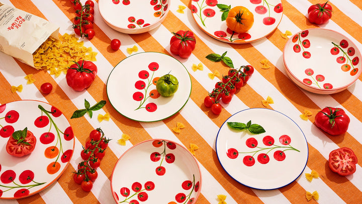Small plate with small tomatoes and green border (Set of 2)
