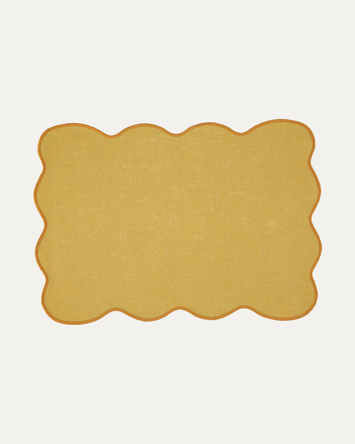 Palma stain-resistant placemat in yellow and yellow scalloped edge