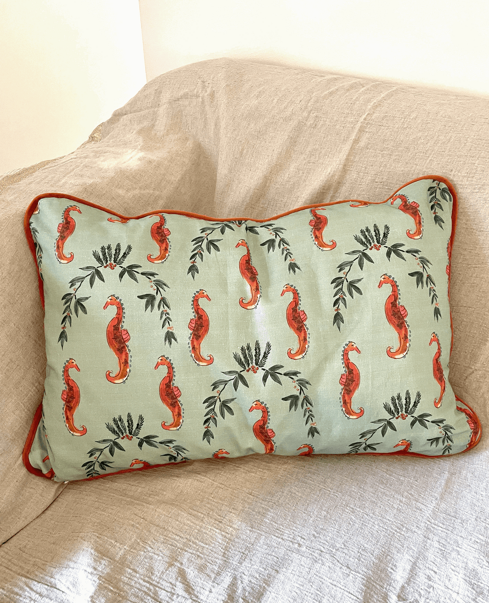 Housse de coussin mat - Hippocampe et lauriers - Fond vert Housses de coussins Maison Datcha