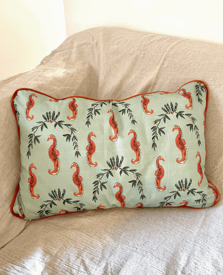 Housse de coussin mat - Hippocampe et lauriers - Fond vert Housses de coussins Maison Datcha