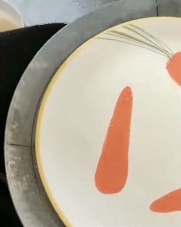 Small carrot plate (Set of 2)