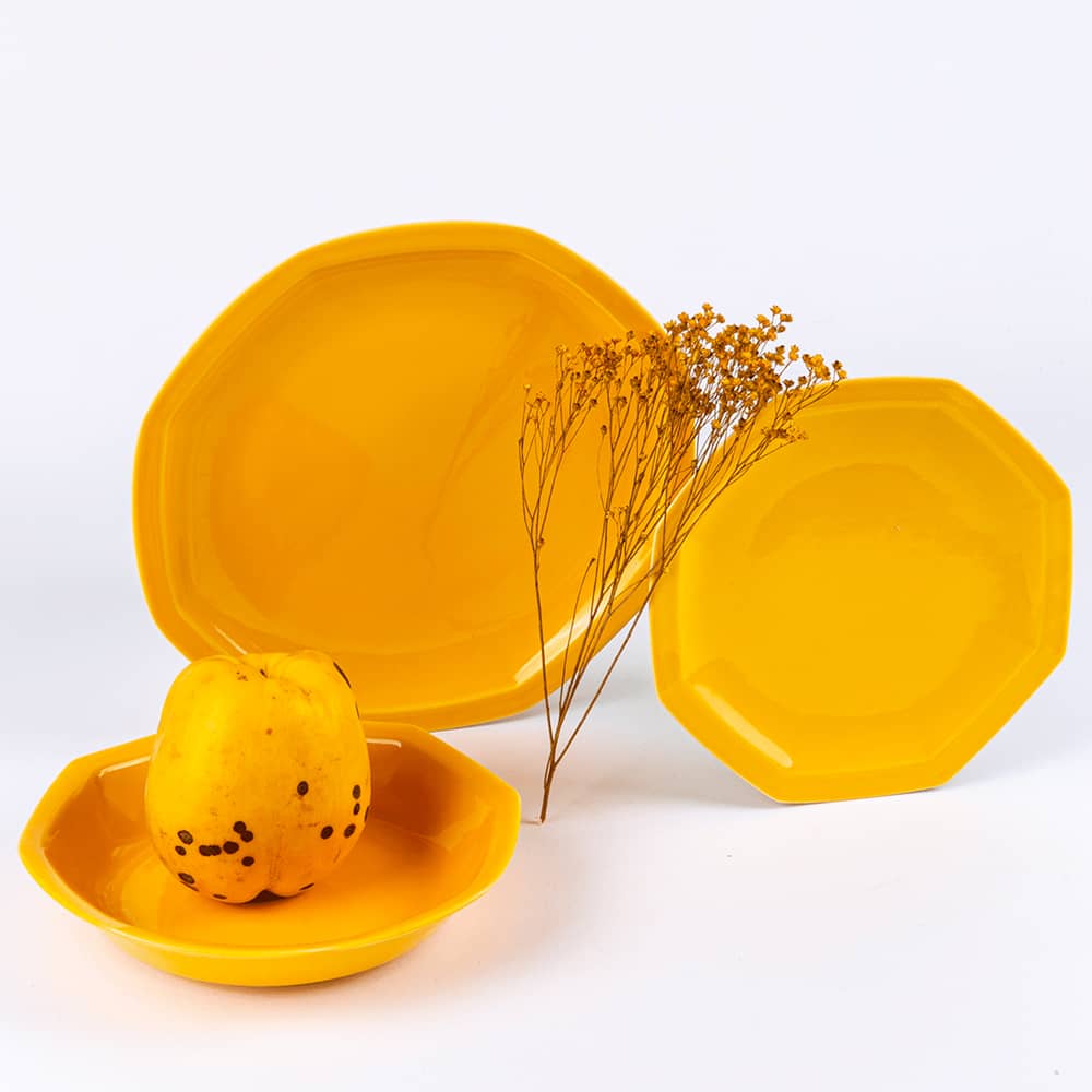 L'assiette creuse en porcelaine octogonale - Jaune moutarde Assiettes creuses Ogre la Fabrique