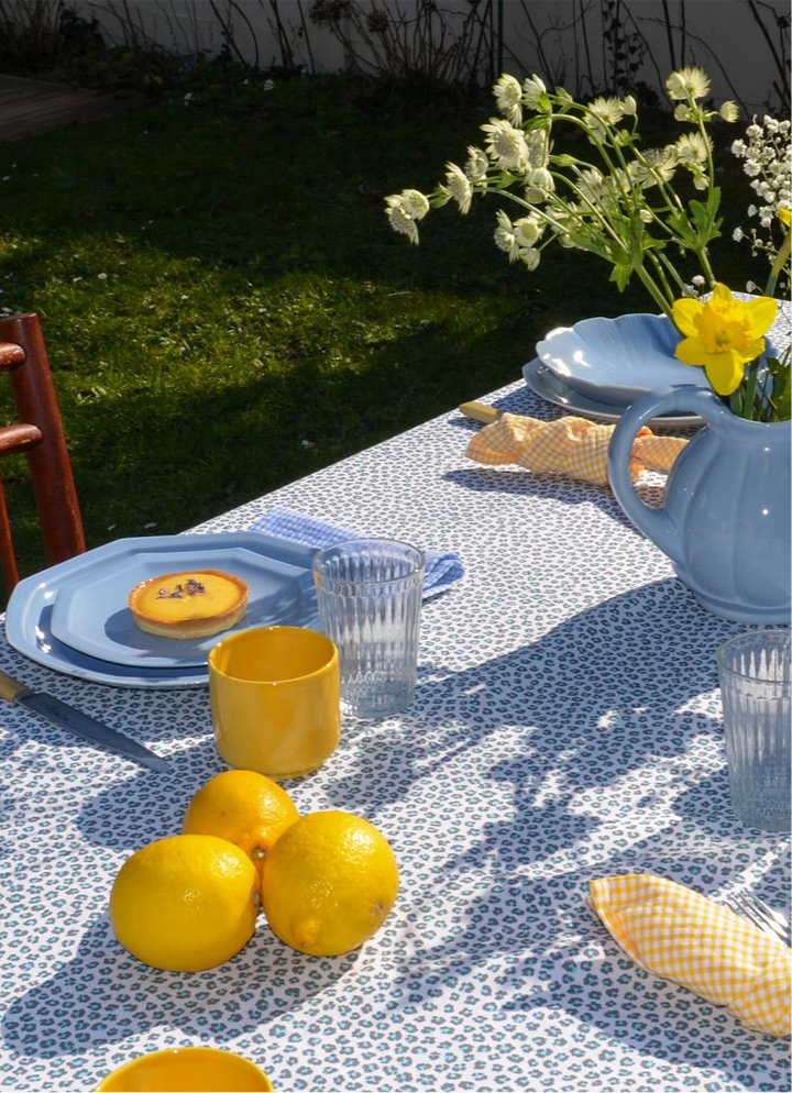 Tablecloth with blue Graou pattern