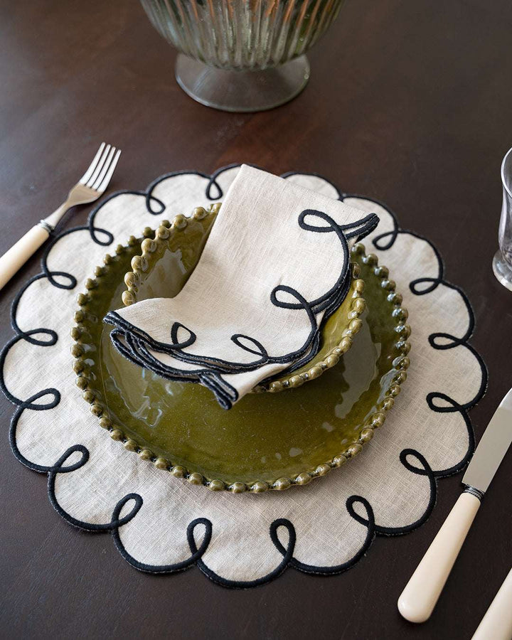 Set de table Lisboa, Beige et feston noir Sets de table Mariaida Home