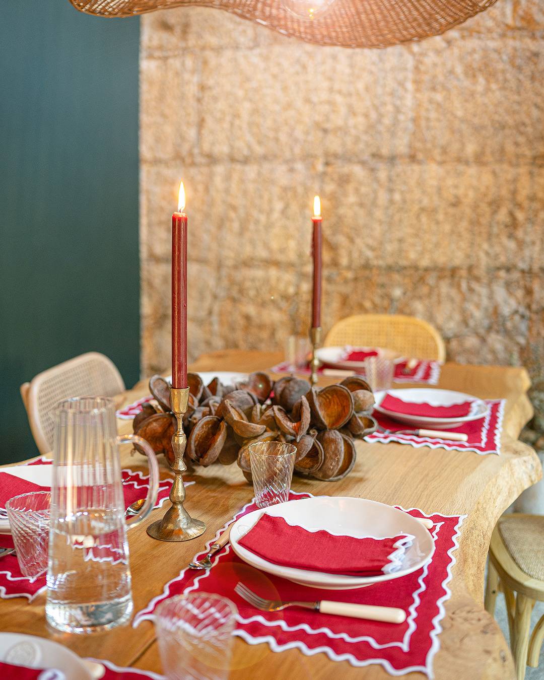 Set de table Vila, rouge et feston blanc