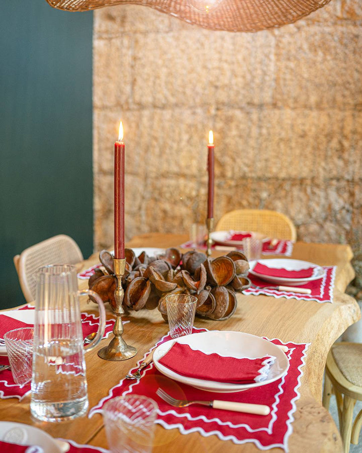 Set de table Vila, rouge et feston blanc