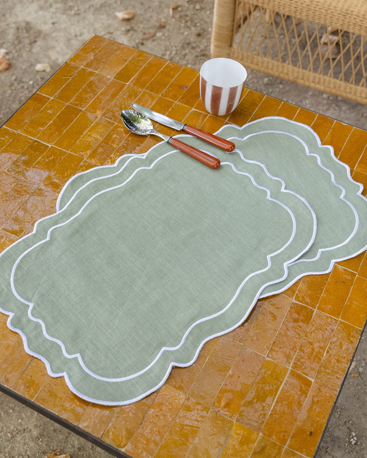 Clou placemat, green and white scallop
