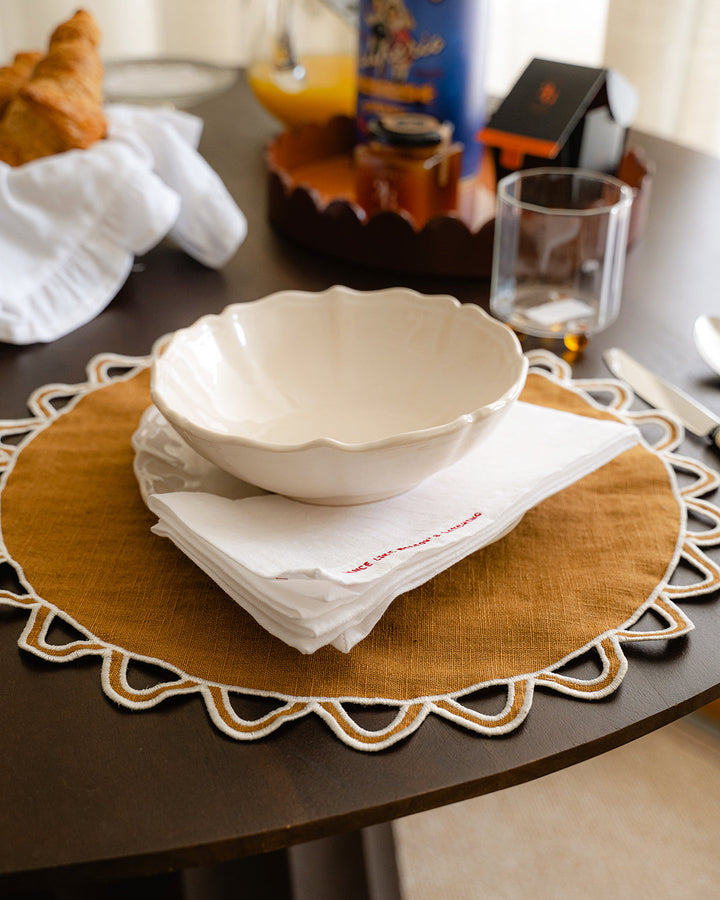 Halo placemat, ochre and ecru 