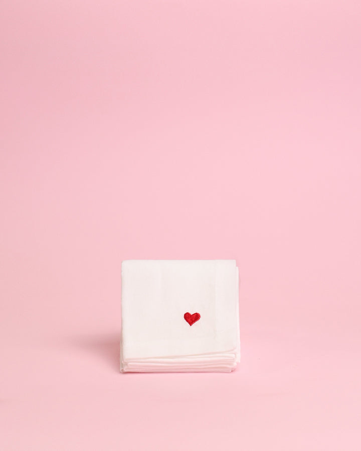 Linen and cotton napkin with red heart pattern