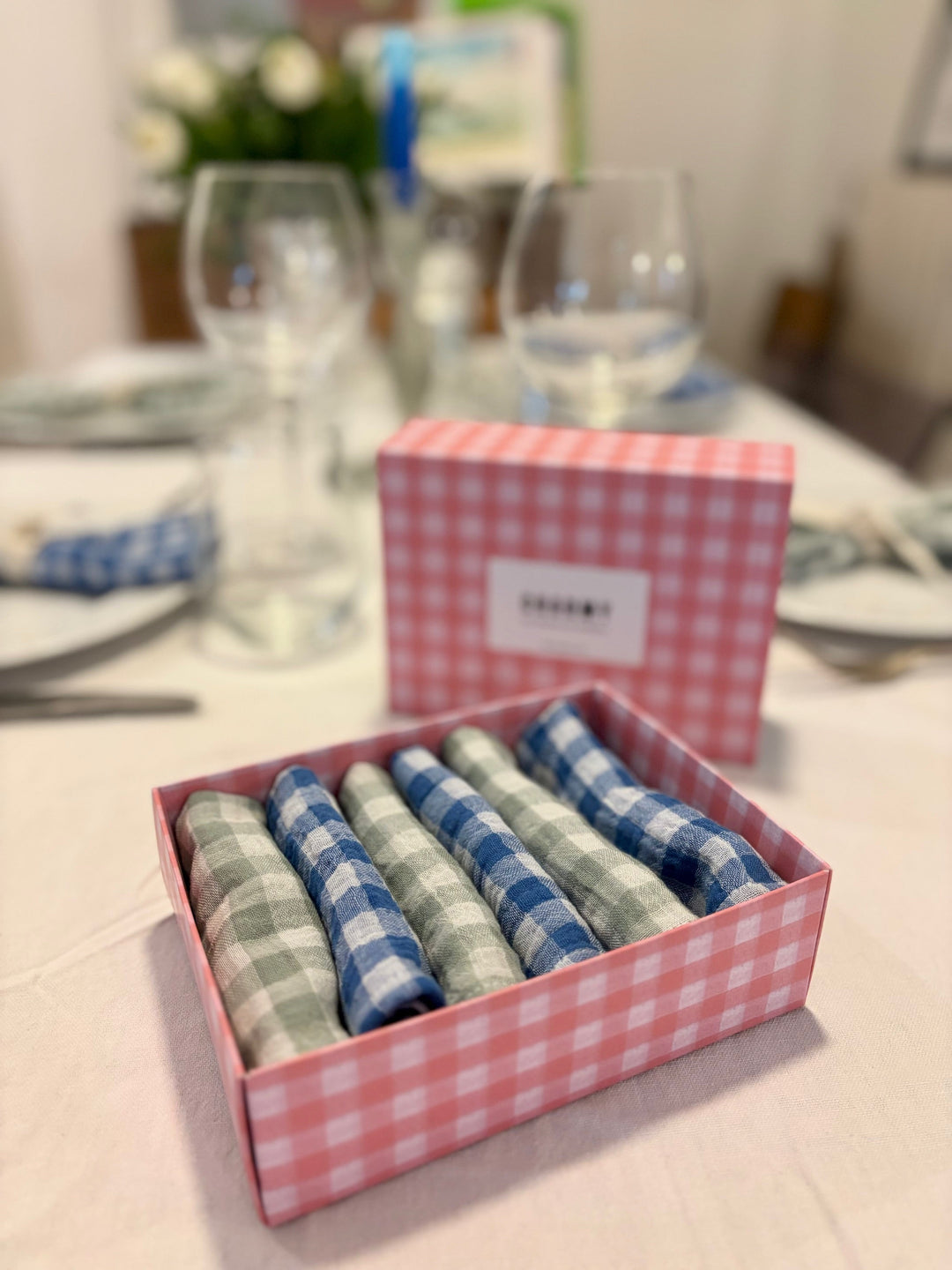 Box of 6 double cotton gauze gingham napkins in azure blue and verdigris 