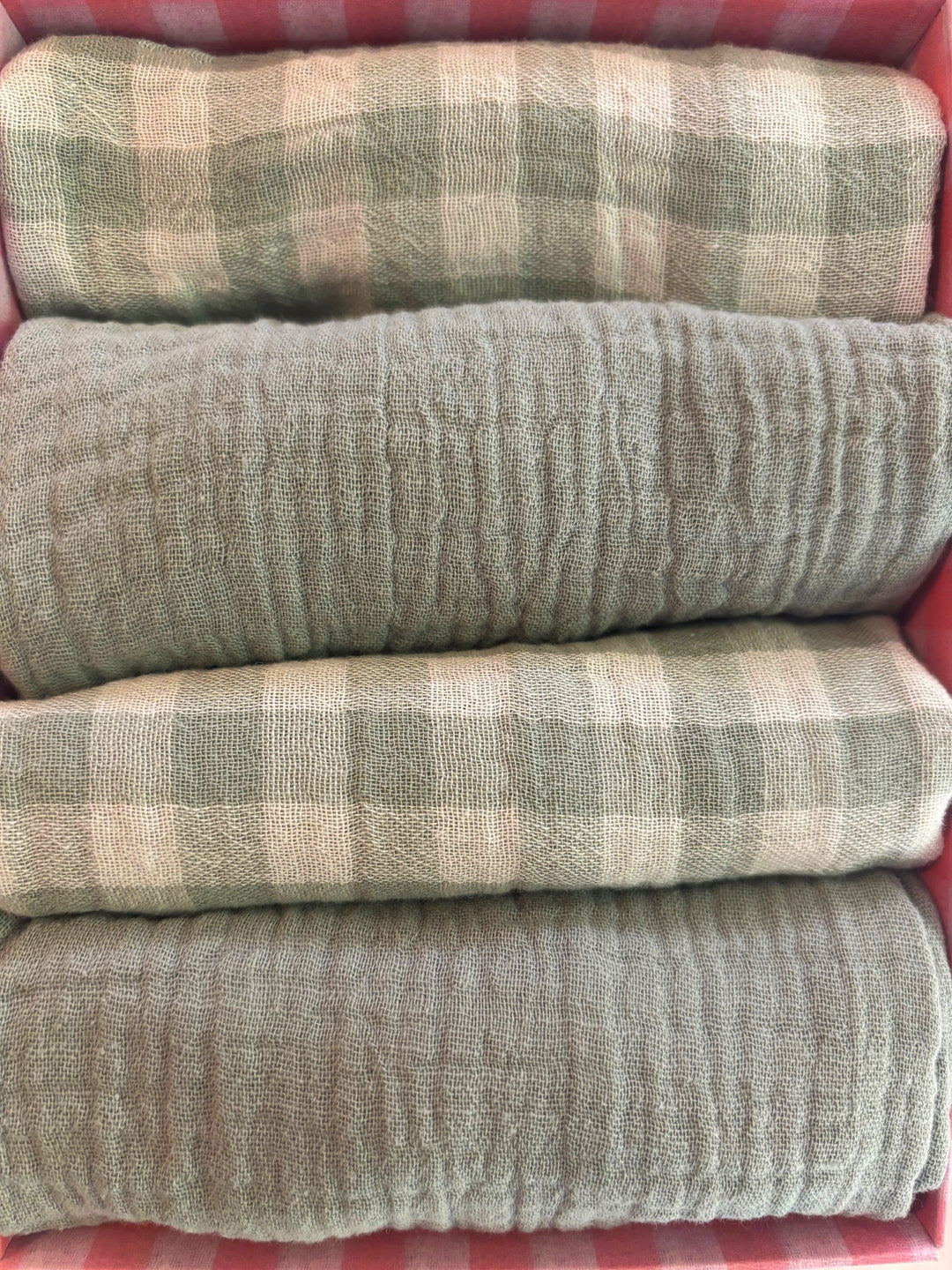 Coffret de 4 Serviettes de Table en Double Gaze de Coton – Vichy et uni vert de gris – 40x40cm