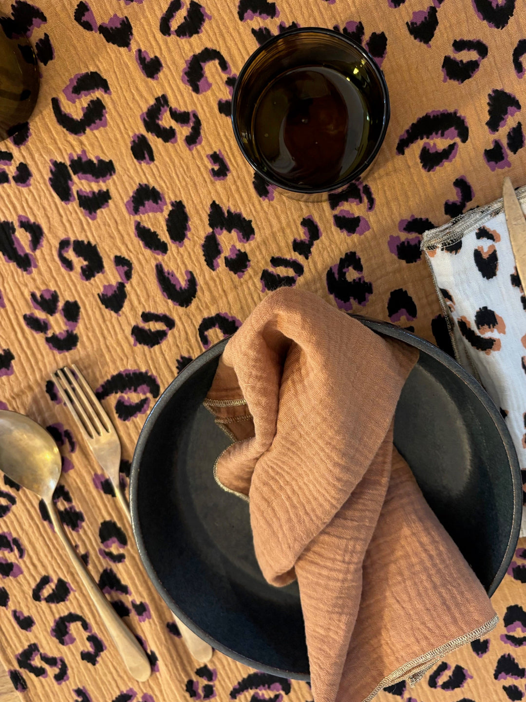 Set of 4 Napkins – Cotton Gauze – Leopard, camel and purple – 40x40 cm