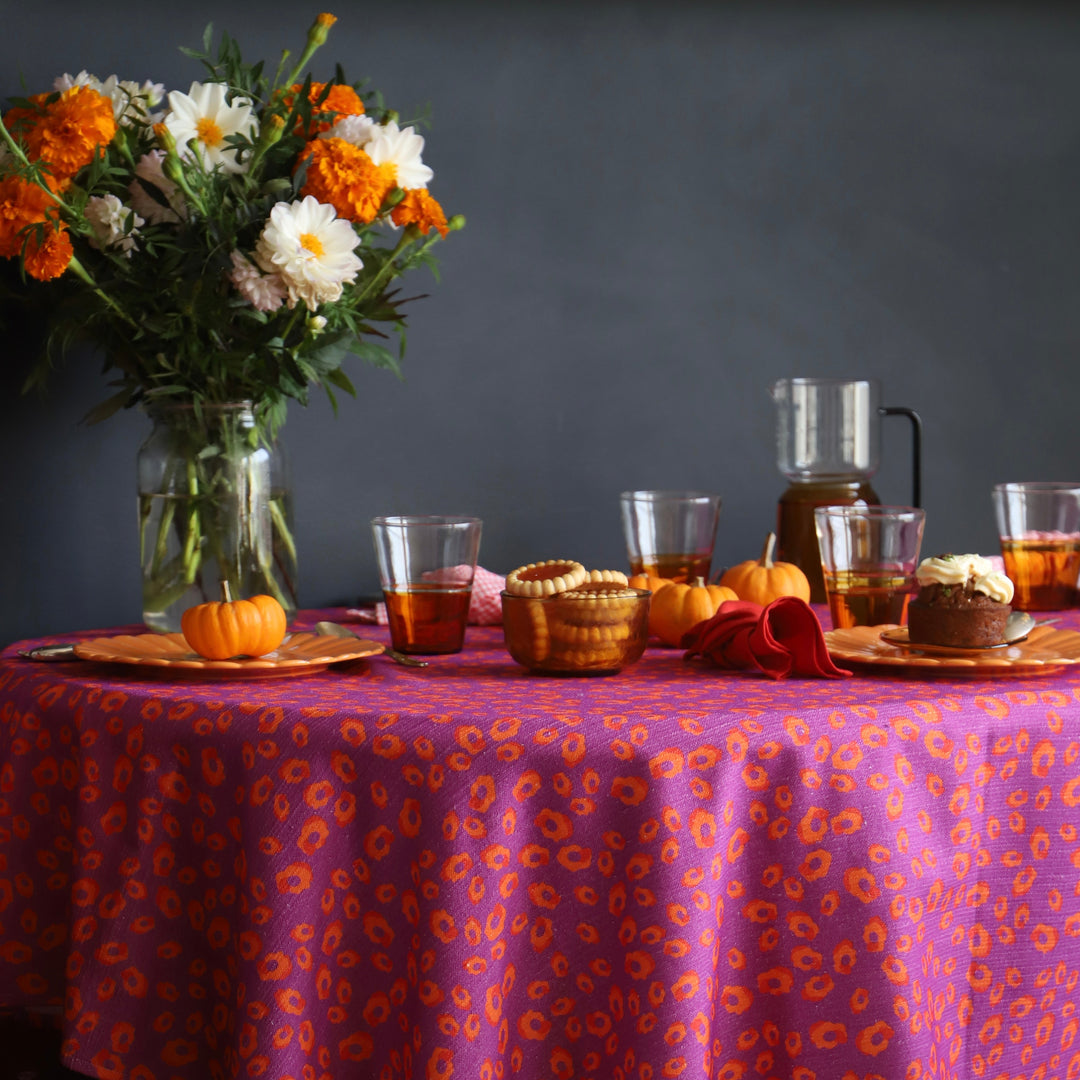 Nappe violette motif orangé - cannelle corsée