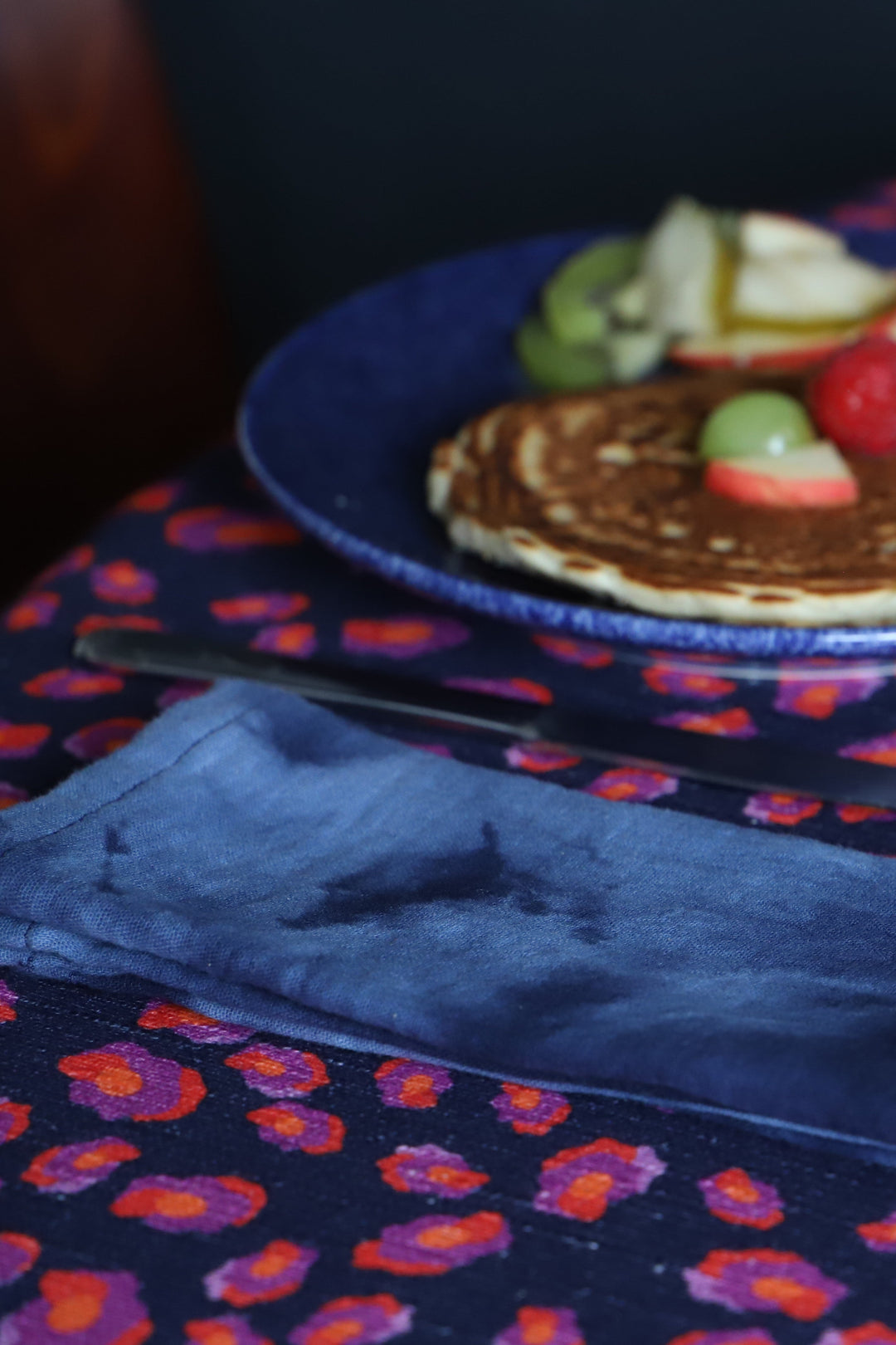 Nappe rectangulaire effet "Blue Jean" et couleurs rose, rouge et violet