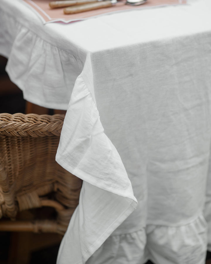 Nappe en lin/coton avec volants, blanc