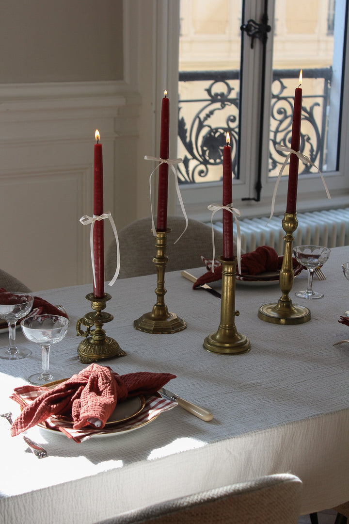 Nappe-blanche-en-double-gaze-de-coton-serviettes-de-table-rouges-les-pensionnaires-082