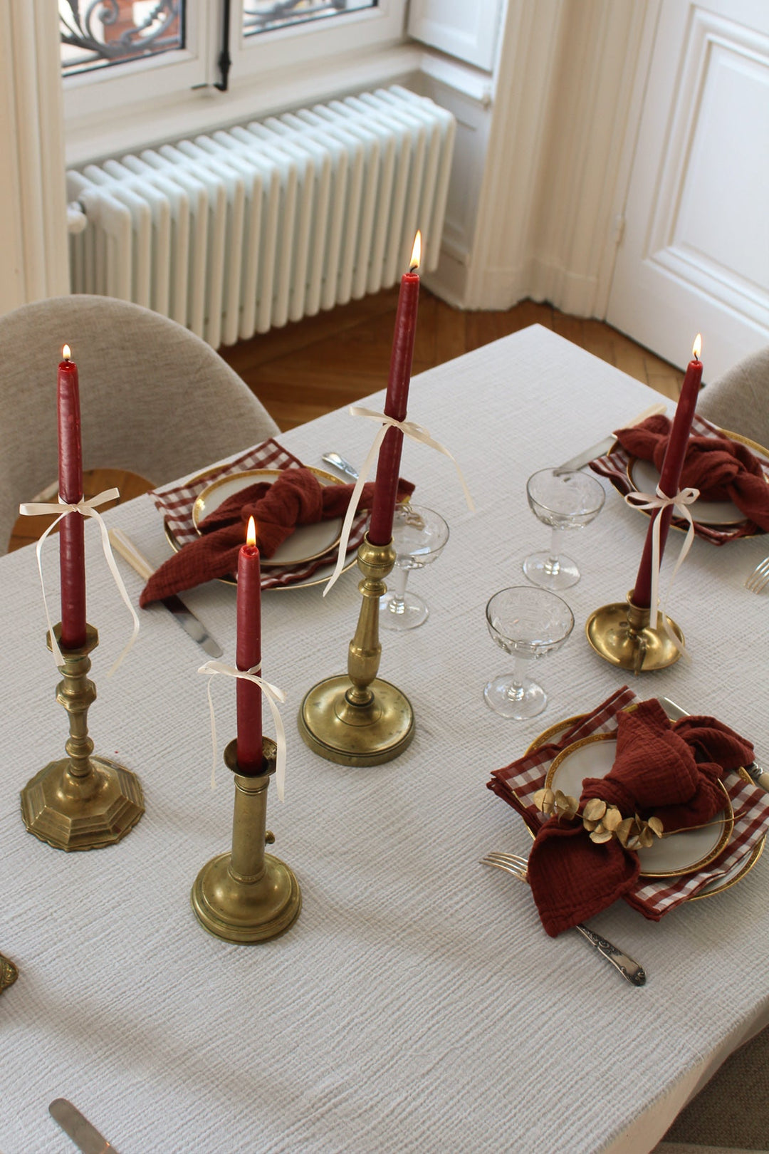 Tablecloth in immaculate white cotton double gauze