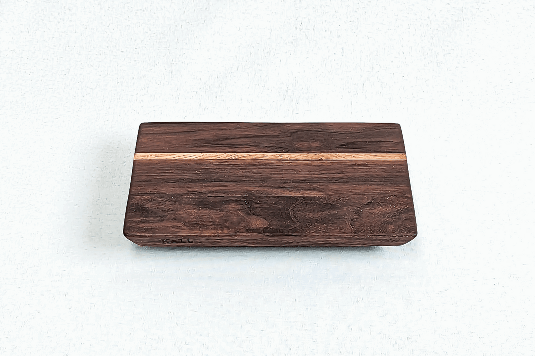 Planche à découper Kelt en noyer et chêne massifs made in France