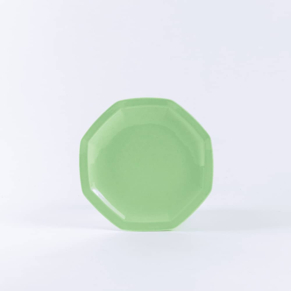 L'assiette à dessert en porcelaine octogonale - Vert amande