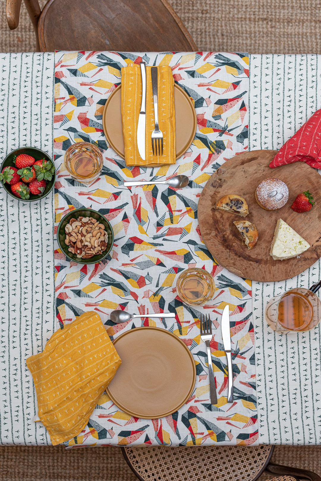 Serviette de table lin (par 2) 45x45 - Motif ARRASTA PÉ couleur jaune ABACAXI Serviettes de table Sabia Brasilian Design