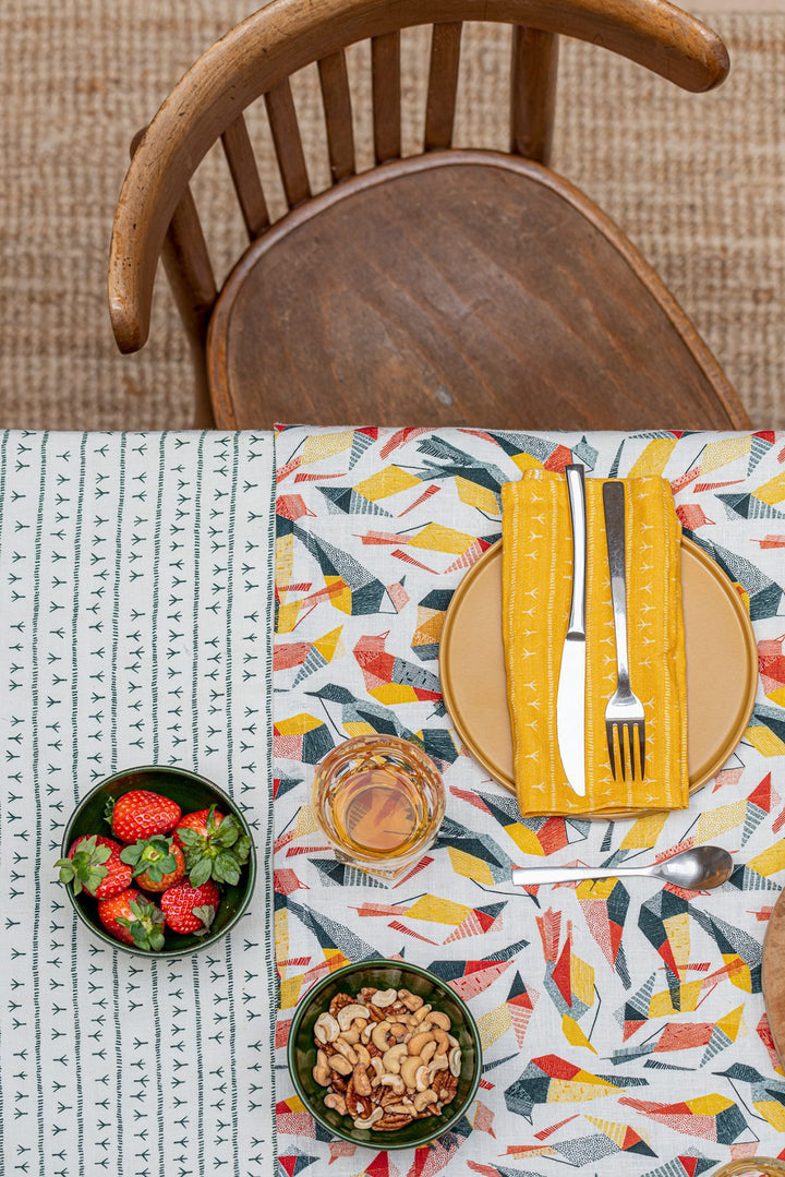 Serviette de table lin (par 2) 45x45 - Motif ARRASTA PÉ couleur jaune ABACAXI Serviettes de table Sabia Brasilian Design