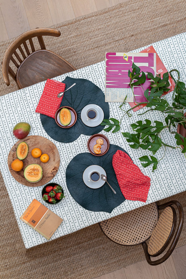 Serviette de table lin (par 2) 45x45 - Motif ARRASTA PÉ couleur rouge TERRA Serviettes de table Sabia Brasilian Design