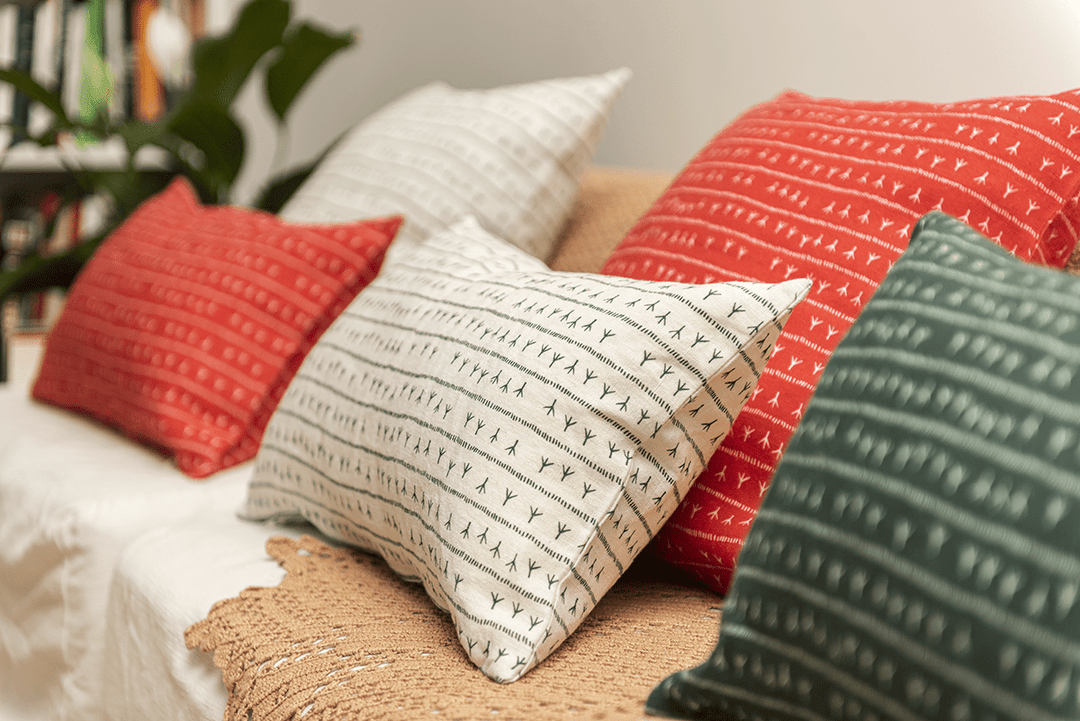 Housse de coussin lin 30x50 - Motif ARRASTA PÉ couleur rouge TERRA