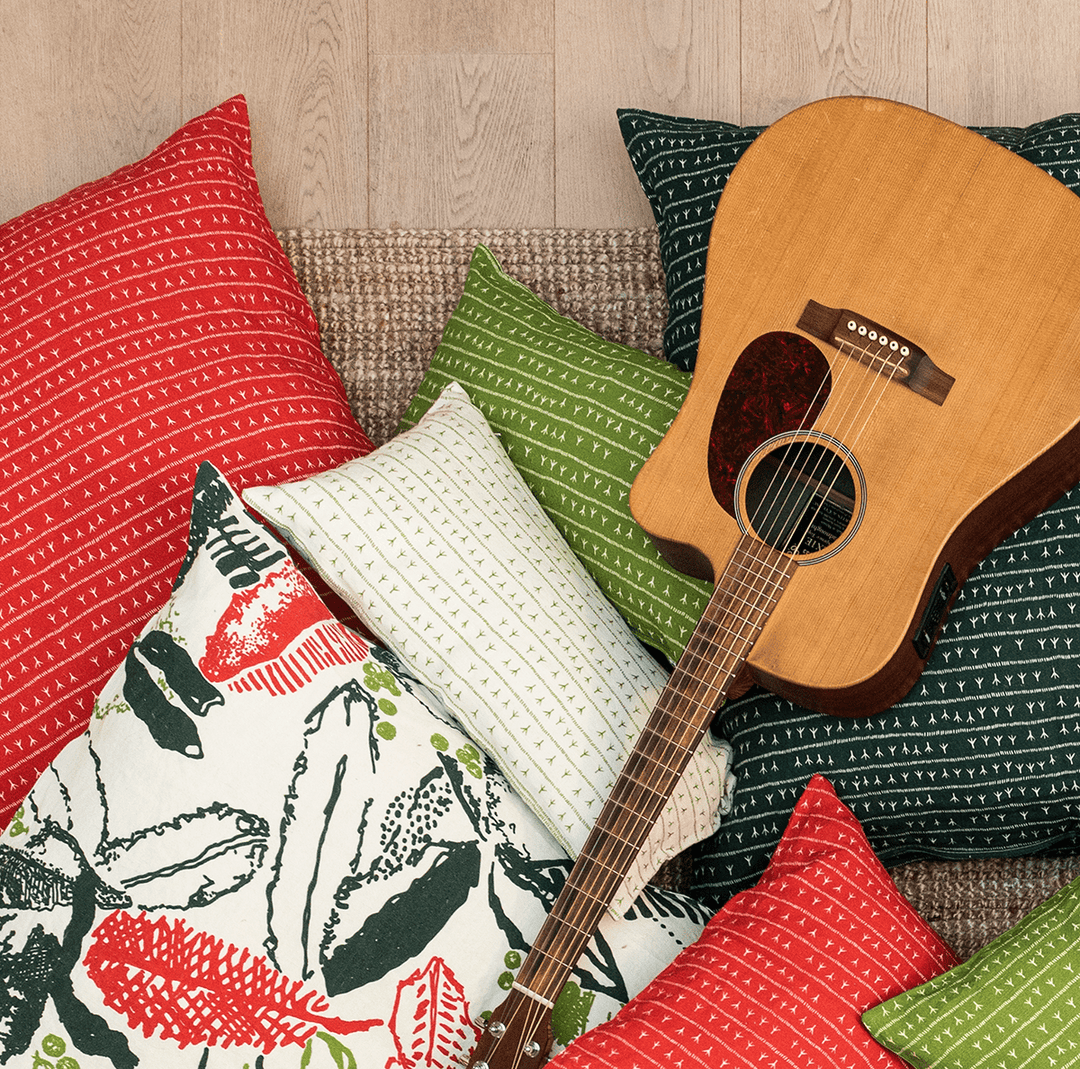 Hosse de coussin lin 30x50 - Motif ARRASTA PÉ couleur vert ABACATE Housses de coussins Sabia Brasilian Design