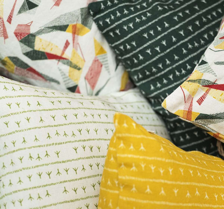 Housse de coussin lin 45x45 - Motif ARRASTA PÉ couleur jaune ABACAXI