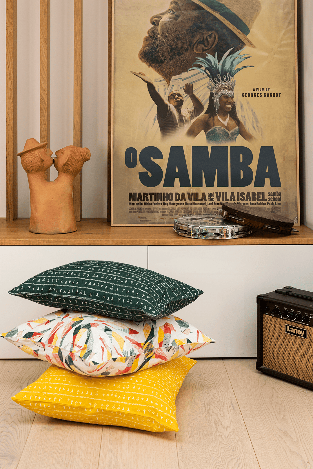 Linen cushion cover 45x45 - ARRASTA PÉ pattern in yellow ABACAXI