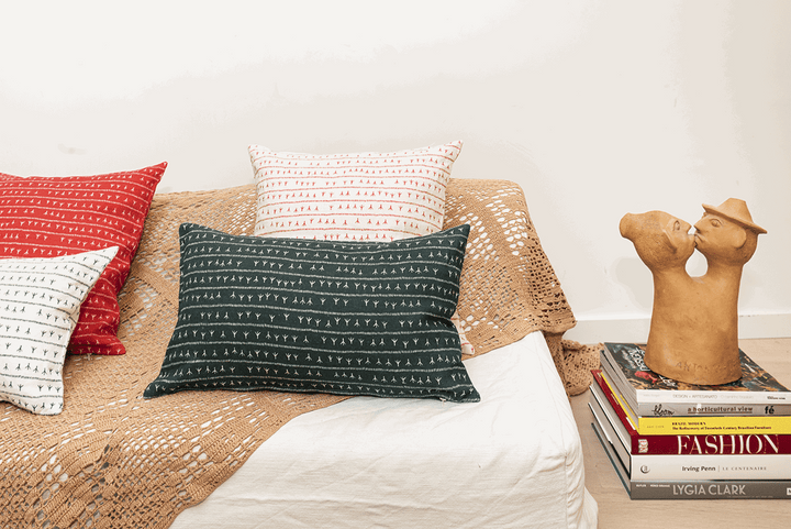 Housse de coussin lin 45x45 - Motif ARRASTA PÉ couleur ROUGE Housses de coussins Sabia Brasilian Design