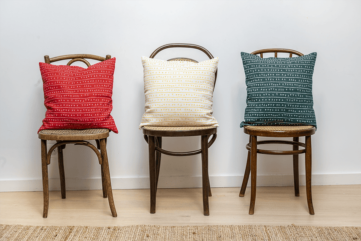 Housse de coussin lin 45x45 - Motif ARRASTA PÉ couleur rouge TERRA Housses de coussins Sabia Brasilian Design