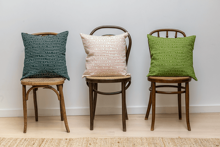 Housse de coussin lin 45x45 - Motif ARRASTA PÉ couleur vert AMAZÔNIA Housses de coussins Sabia Brasilian Design