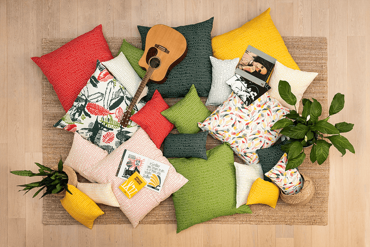 Housse de coussin lin 80x80 - Motif ARRASTA PÉ couleur vert AMAZÔNIA