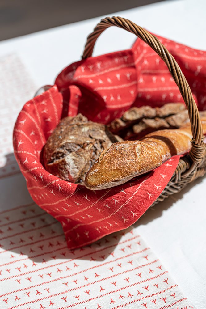 Serviette de table lin (par 2) 45x45 - Motif ARRASTA PÉ couleur rouge TERRA Serviettes de table Sabia Brasilian Design