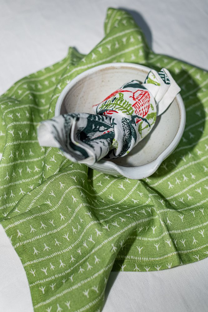 Serviette de table lin (par 2) 45x45 Vert ABACATE - Motif ARRASTA PÉ Serviettes de table Sabia Brasilian Design