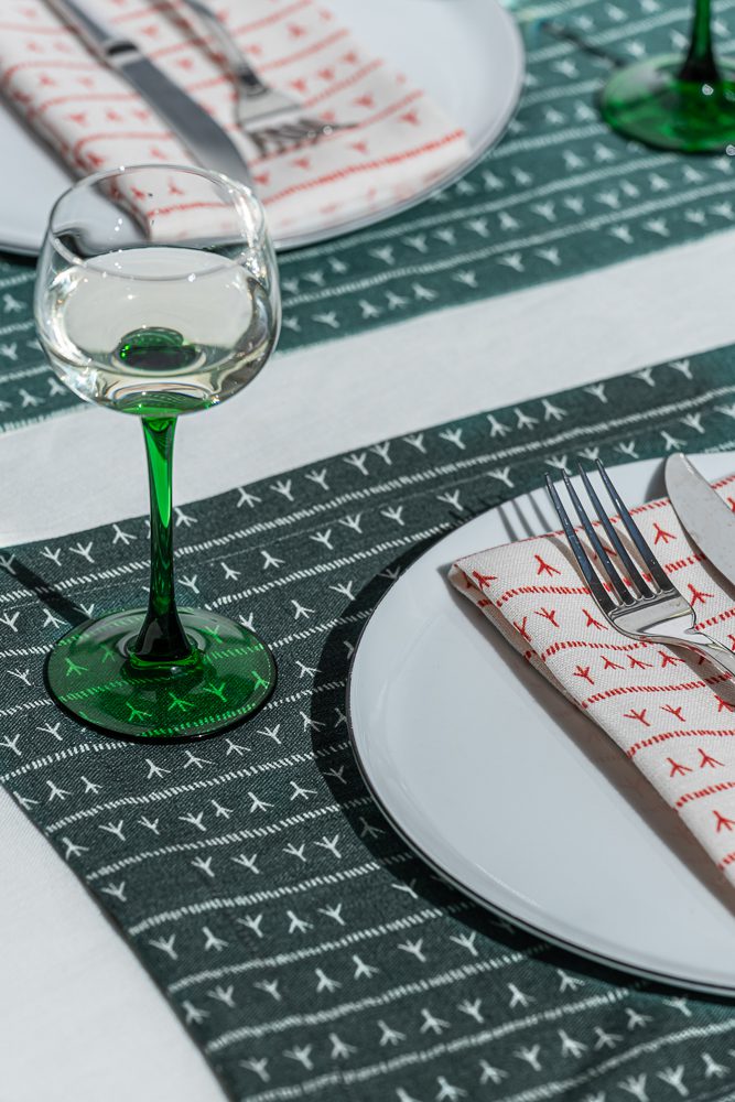 Set de table lin (par 2) encadré 35x50 - Motif ARRASTA PÉ couleur vert AMAZÔNIA Sets de table Sabia Brasilian Design