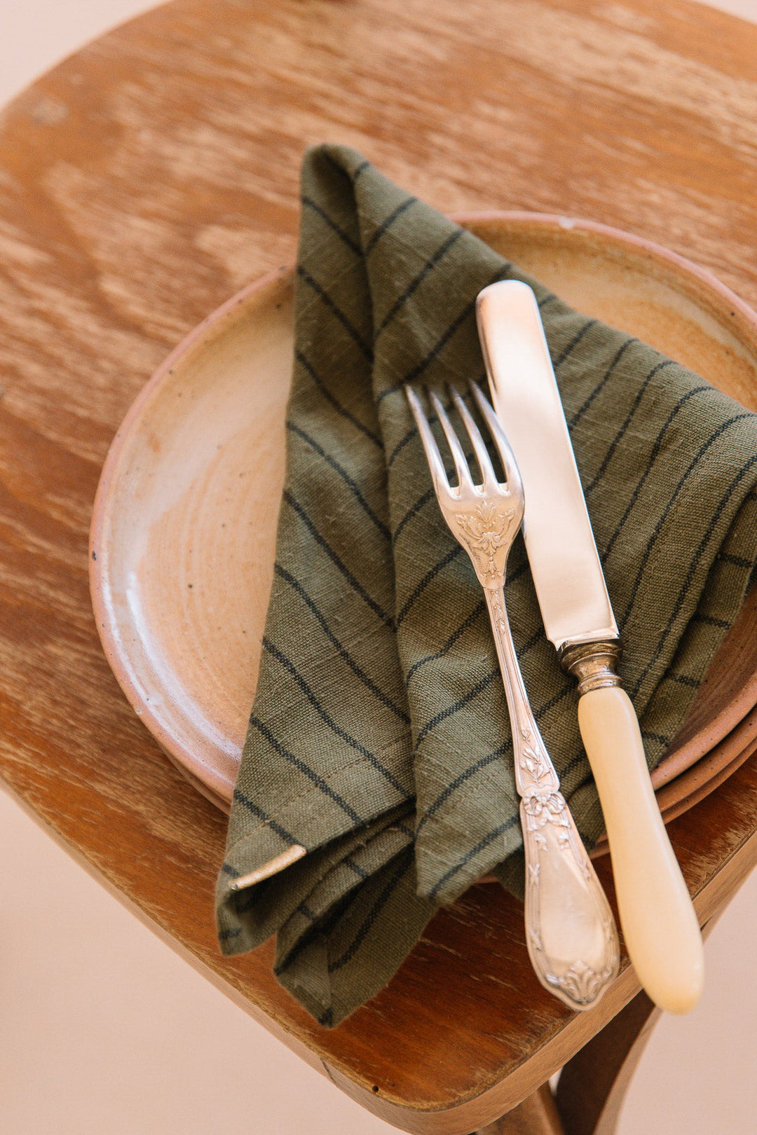 Serviettes de table Vert câpre à rayures en coton flammé (lot de 2)