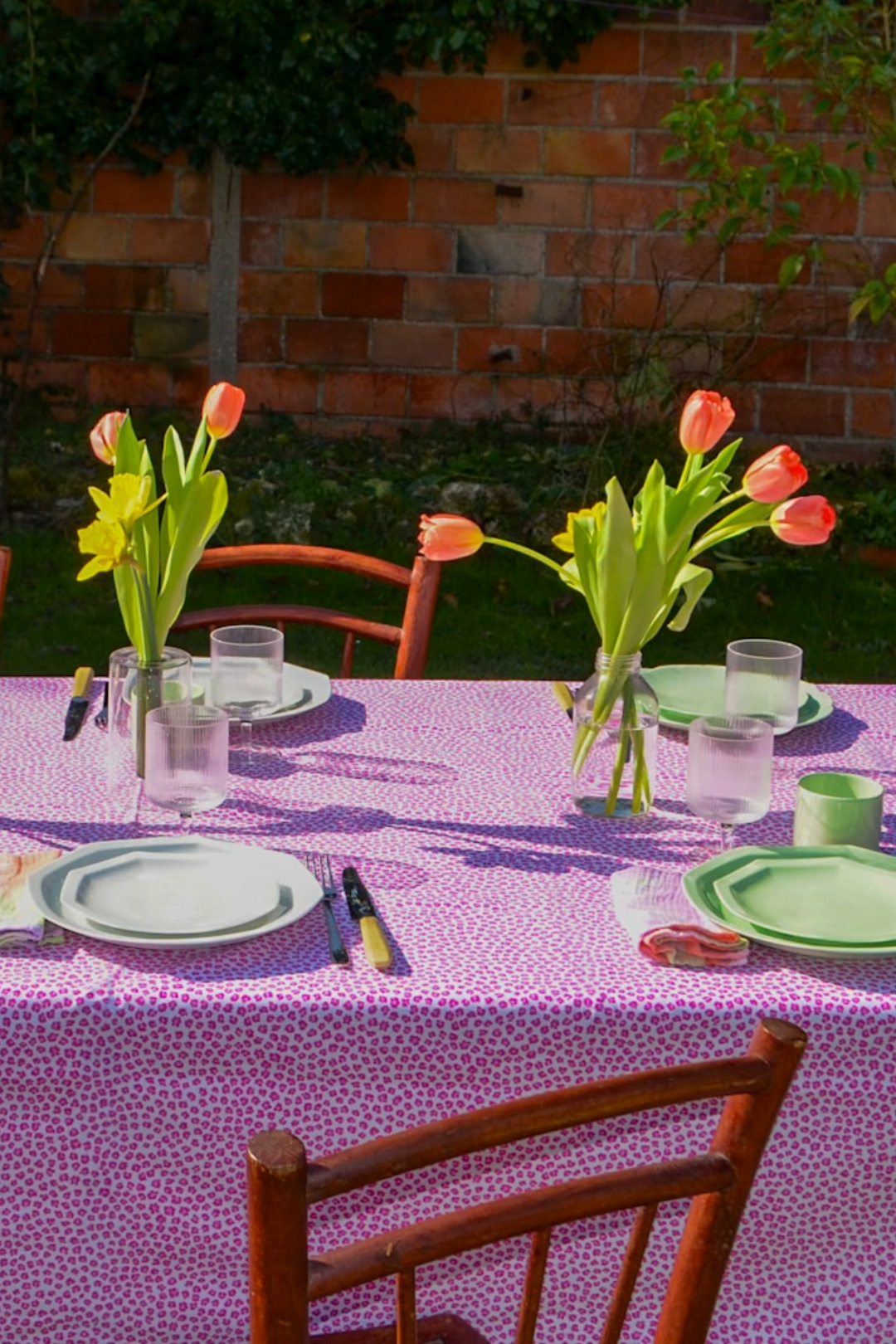 Graou pink summer tablecloth