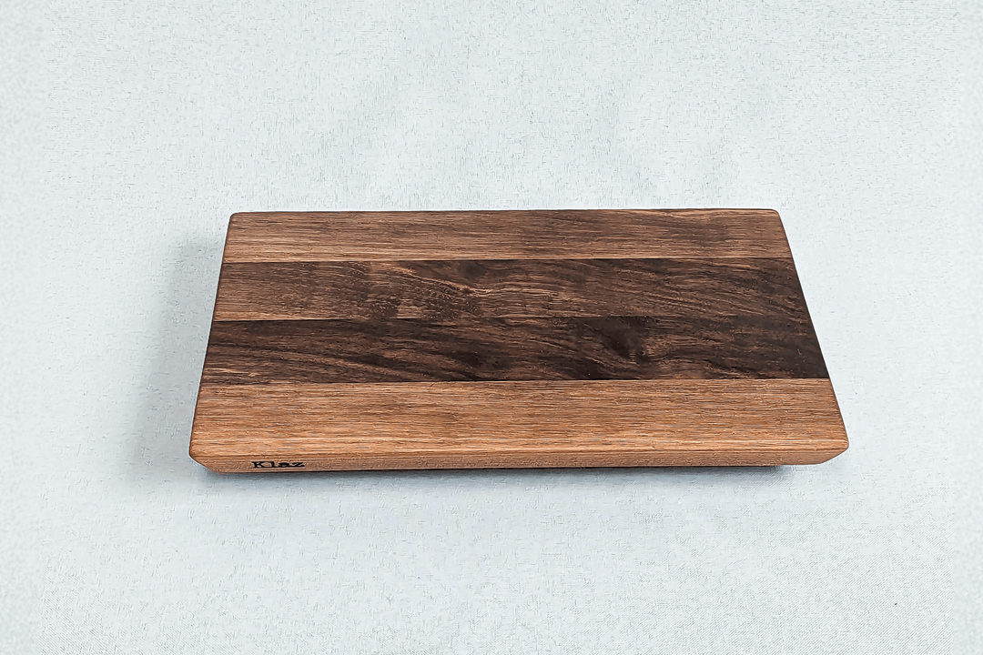 Planche à découper KLAZ en noyer massif artisanal made in France