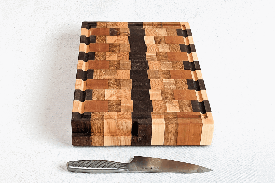 Billot de cuisine artisanal BARRIG avec porte-couteau aimanté – Billot en bois massif made in France
