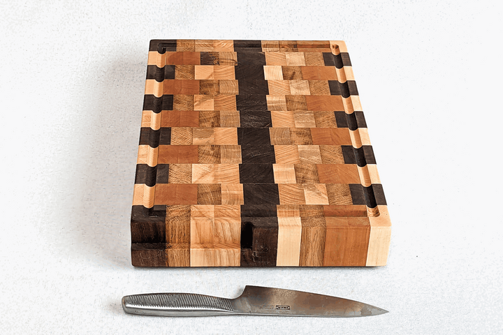 Billot de cuisine artisanal BARRIG avec porte-couteau aimanté – Billot en bois massif made in France